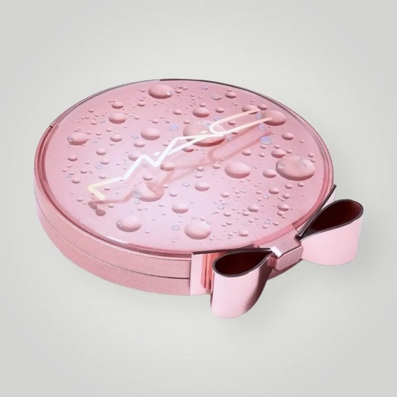 MAC 2022 Holiday Bubbles & Bows Extra Dimension Face Compact: Medium New in Box - Picture 2 of 11